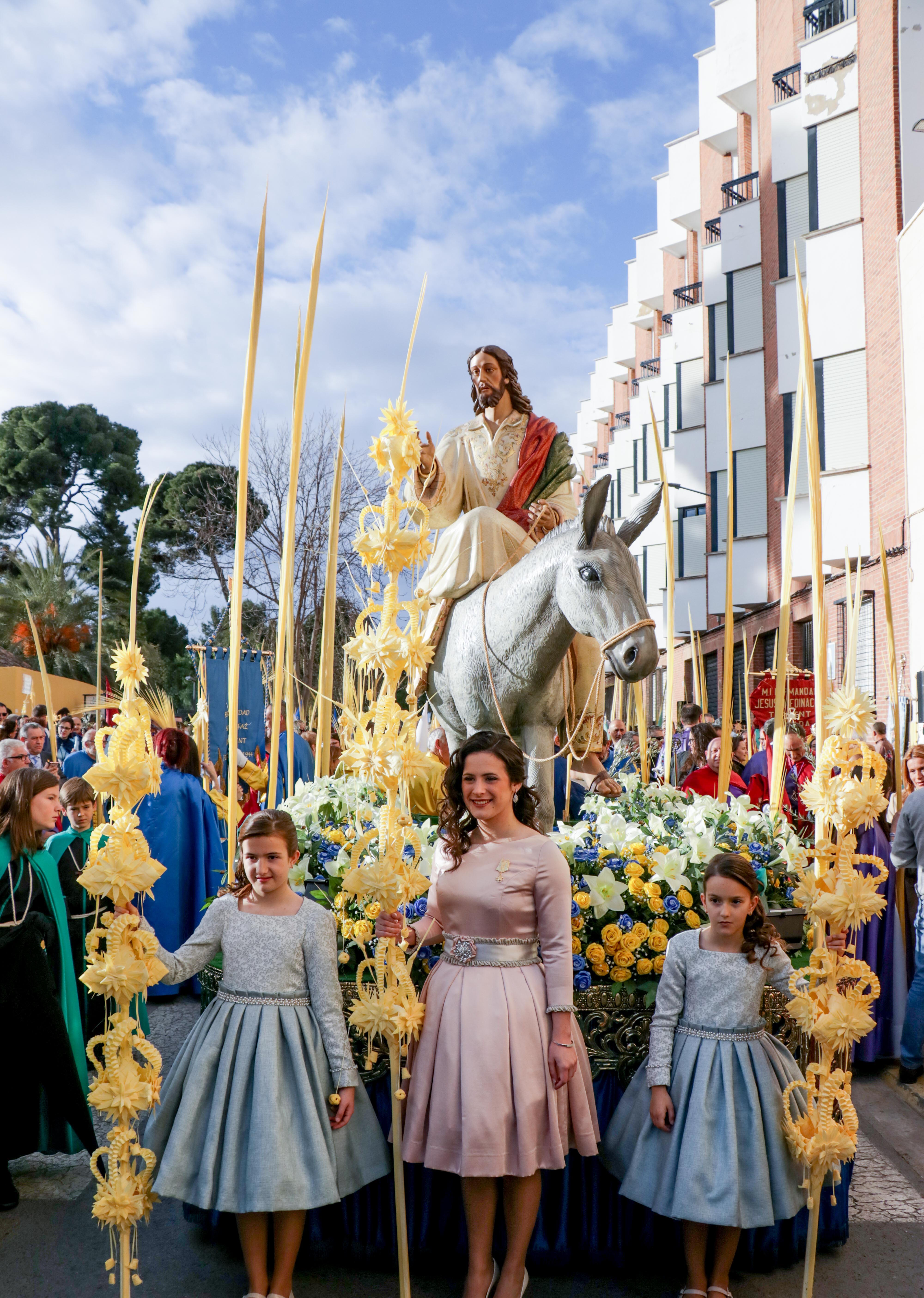 La procesión del Domingo de Ramos arranca los actos de la Semana Santa de Torrent