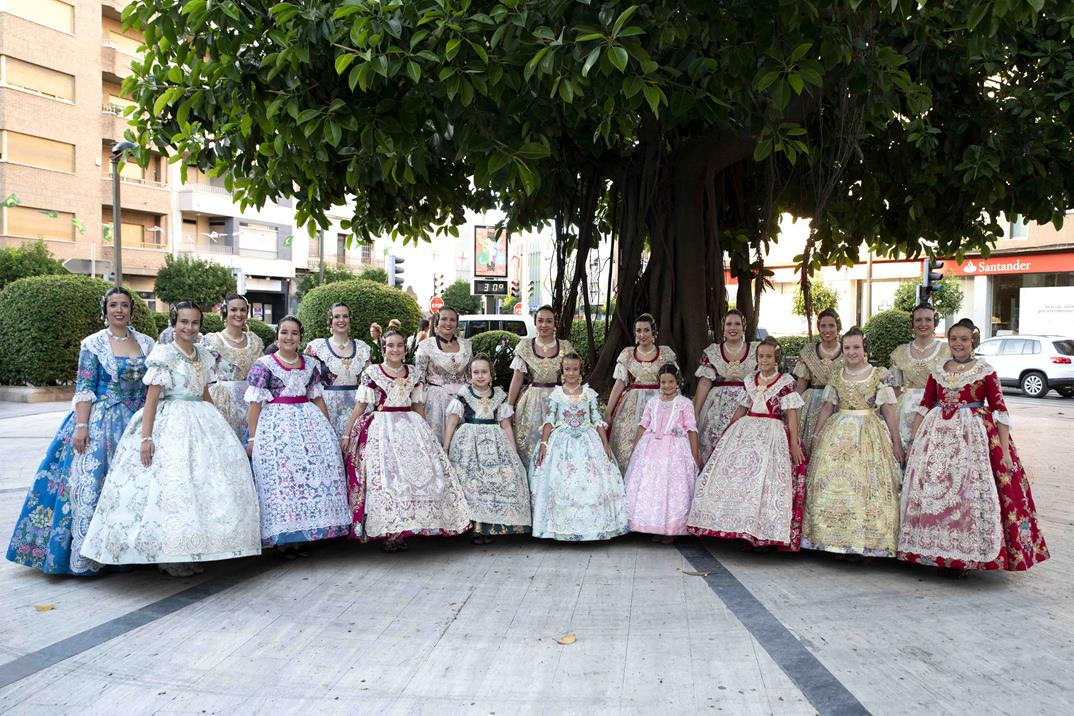 El pleno del Ayuntamiento de Torrent proclama oficialmente a Carmen Raga y Leyre Gallego falleras mayores de 2019