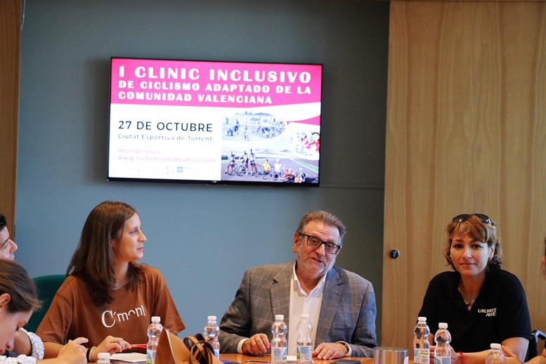 Torrent acoge el primer encuentro inclusivo de ciclismo adaptado de la Comunitat Valenciana