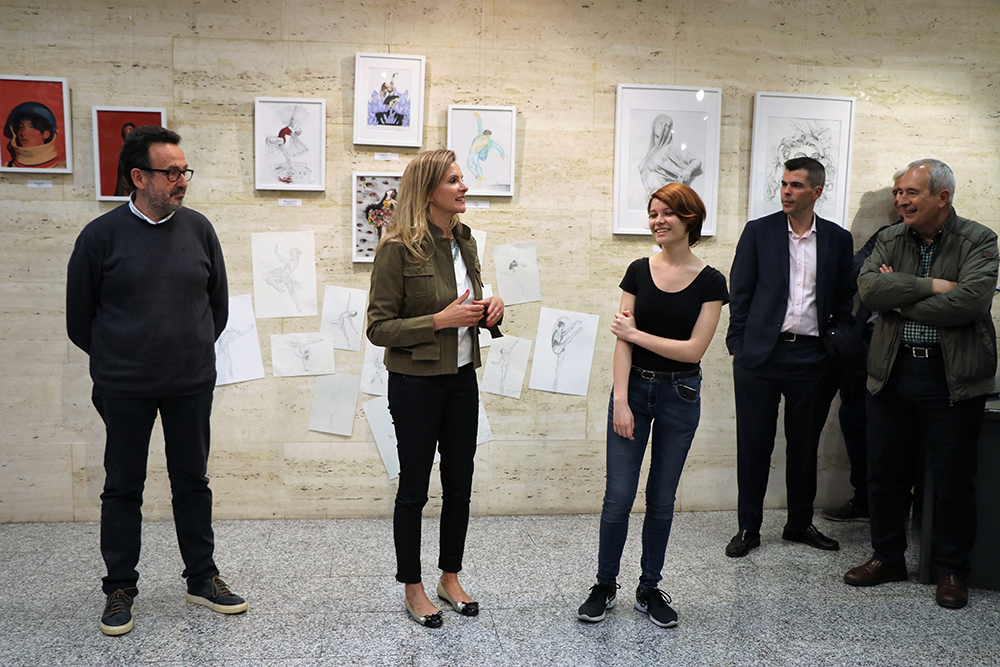 El alumnado artístico del IES Tirant lo Blanc presenta una exposición con los trabajos realizados durante el curso