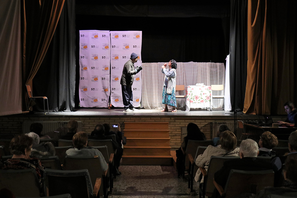 El Grup de Teatre Verge de l’Olivar puja a escena amb l’obra “Un intrús a casa”