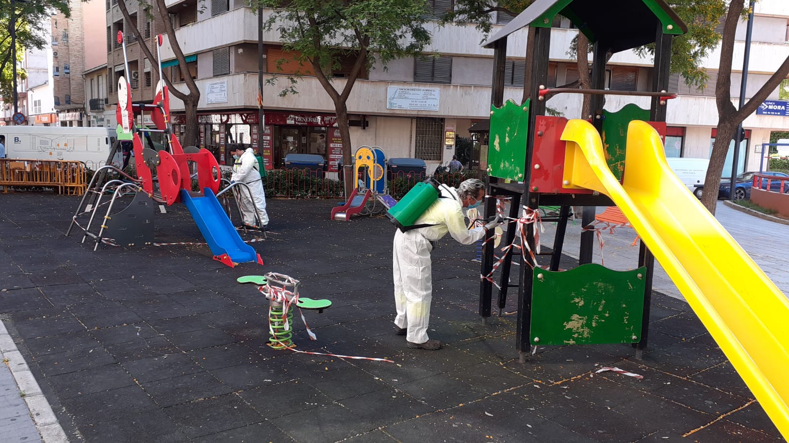 Torrent reobri els parcs infantils reforçant la neteja i desinfecció