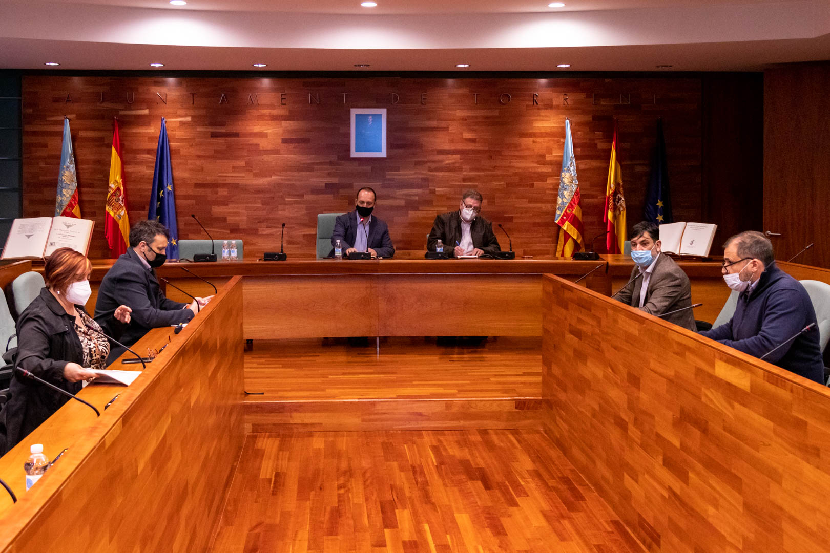 El Ayuntamiento de Torrent se reúne con Conselleria para buscar una solución a las familias afectadas por el vencimiento del contrato de alquiler con la SAREB
