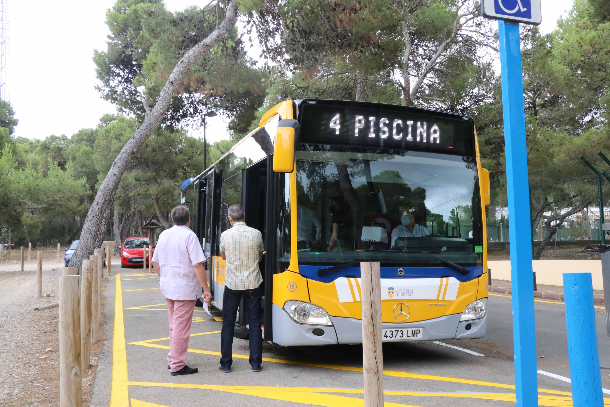 Torrent aposta pel transport sostenible amb la presentació d’un autobús híbrid