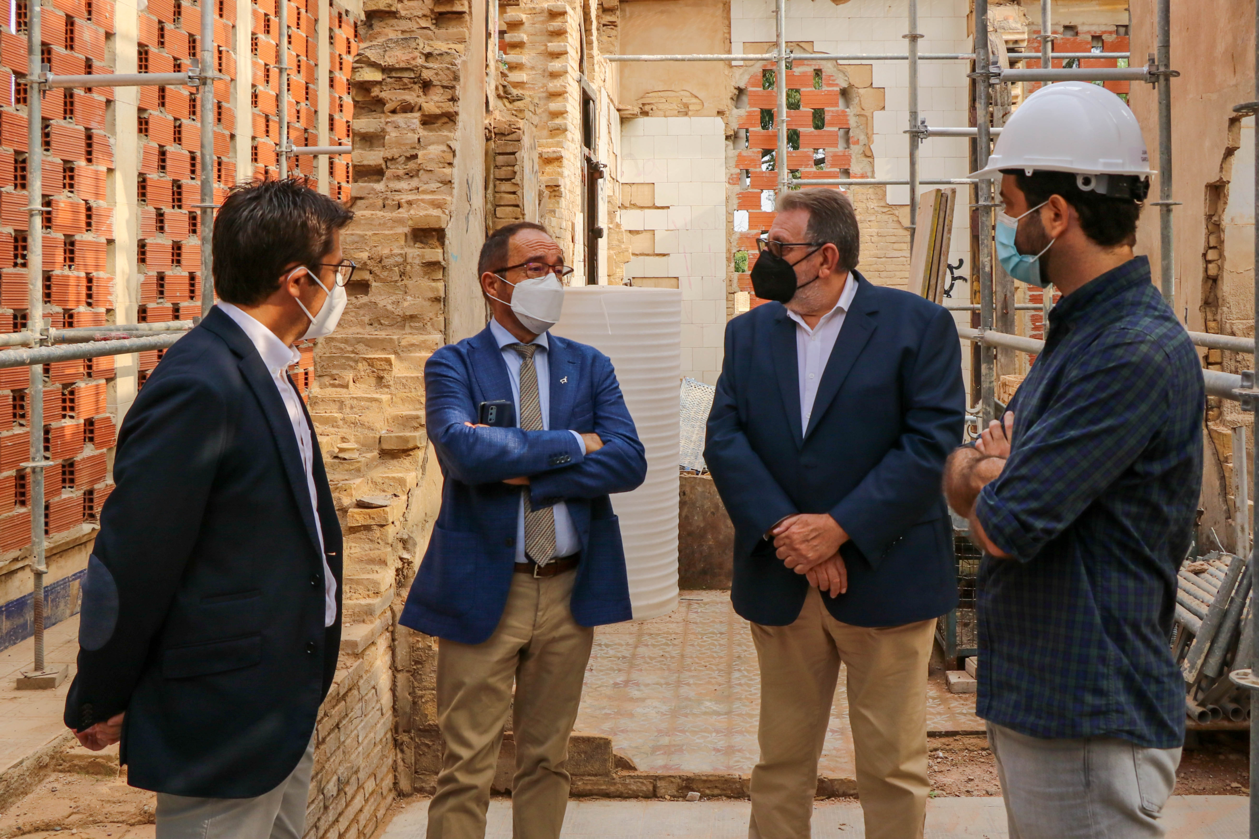 El embajador de España ante la Unesco visita Torrent para conocer sus proyectos de recuperación de patrimonio