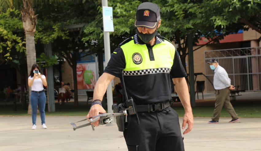 El dron de la Policia Local vigila la seguretat de les mascletades